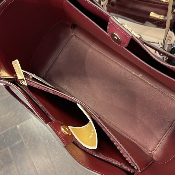 MICHAEL KORS
Reed Lg Leather Belted Satchel Shoulder Handbag 
Oxblood Crocodile - Picture 8 of 16